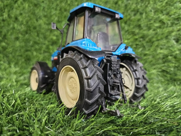 Die-cast 8970 Model Tractor