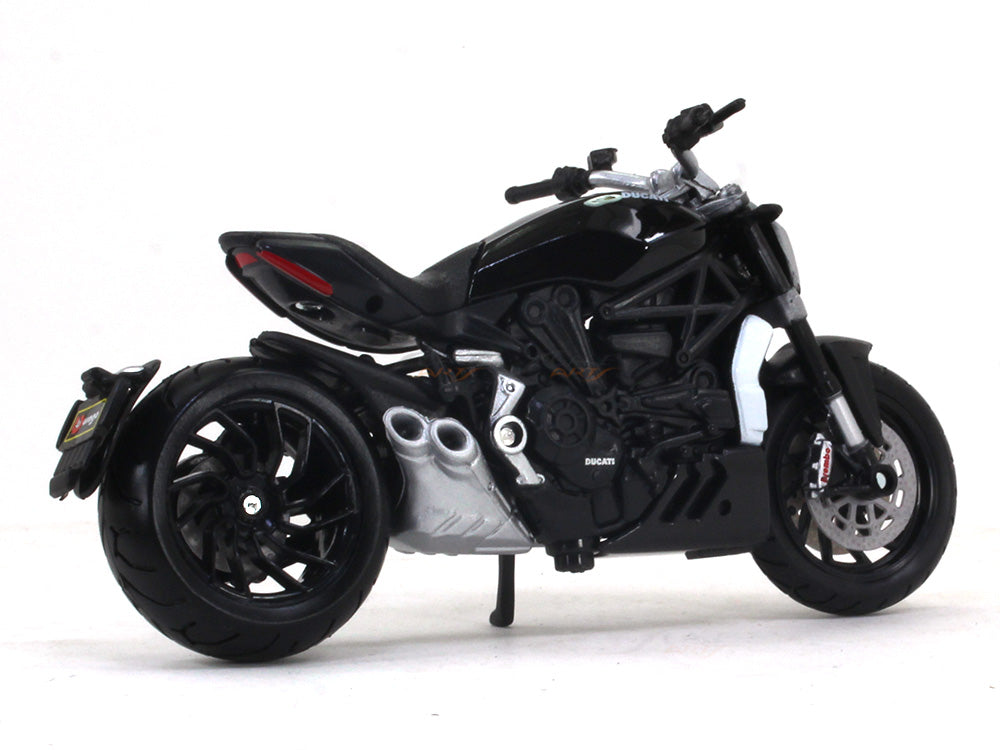 Ducati X Diavel S 1:18 licensed diecast scale model bike