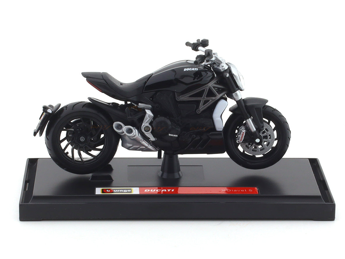 Ducati X Diavel S 1:18 licensed diecast scale model bike