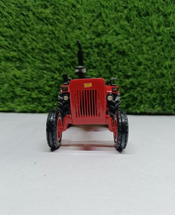 575 Model Tractor With Bonnet