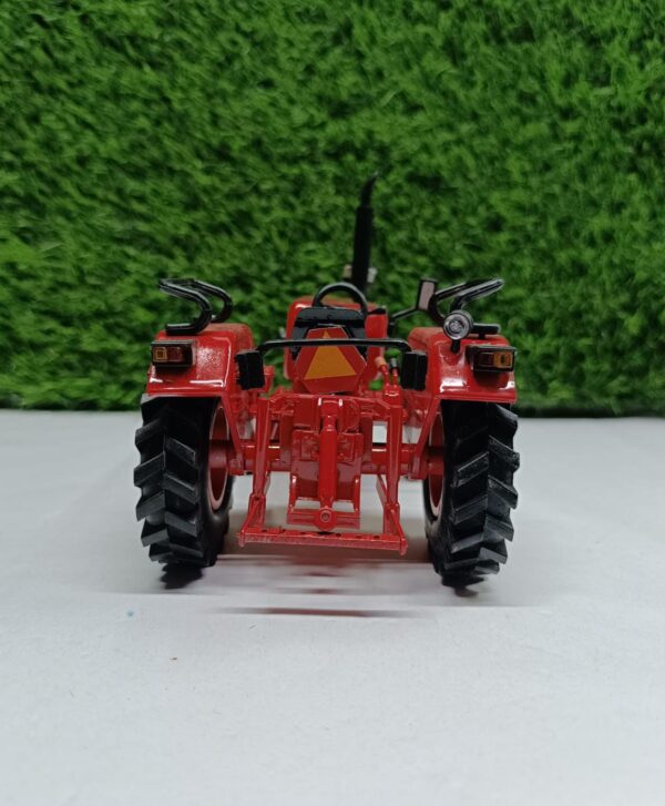 575 Model Tractor With Bonnet