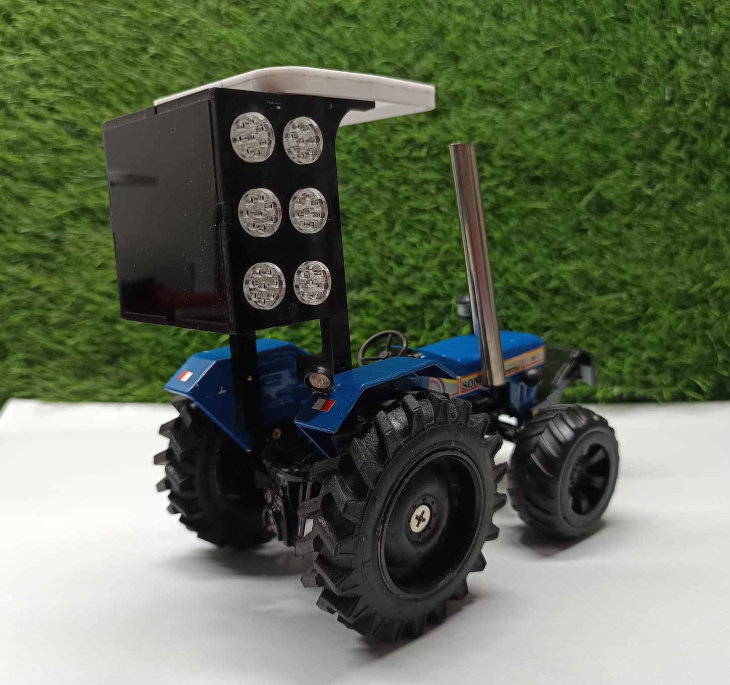 Sonalikaa Blue Modified Model Tractor