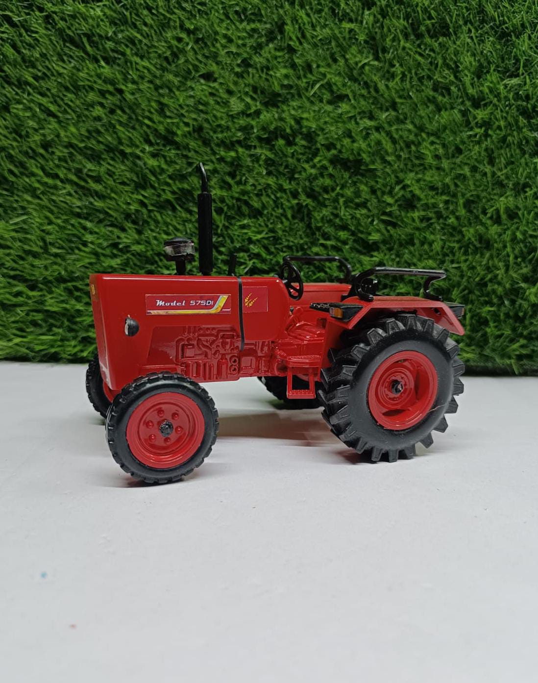 575 Model Tractor With Bonnet